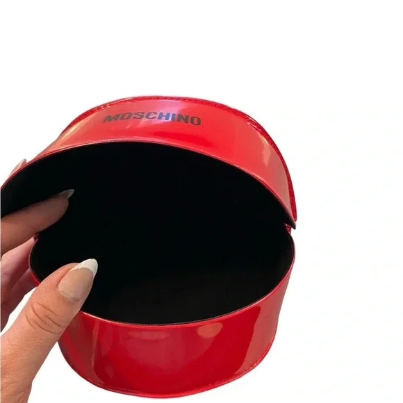 Moschino red patten leather sunglasses case - Picture 6 of 12